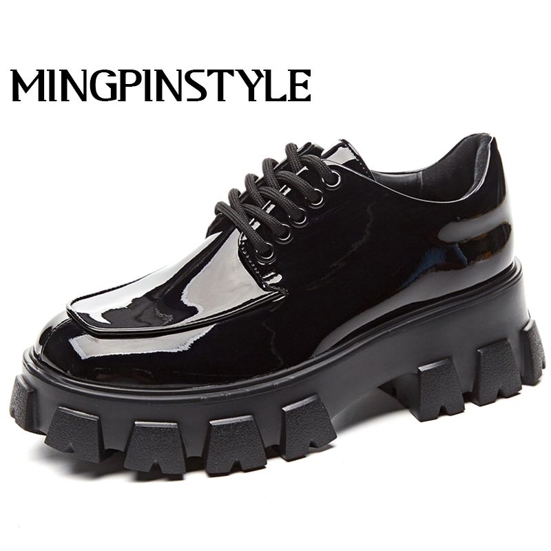 round toe oxfords womens