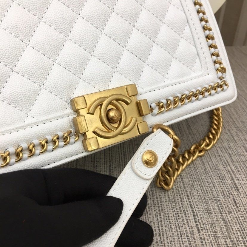 chanel ensacar wallet on chain