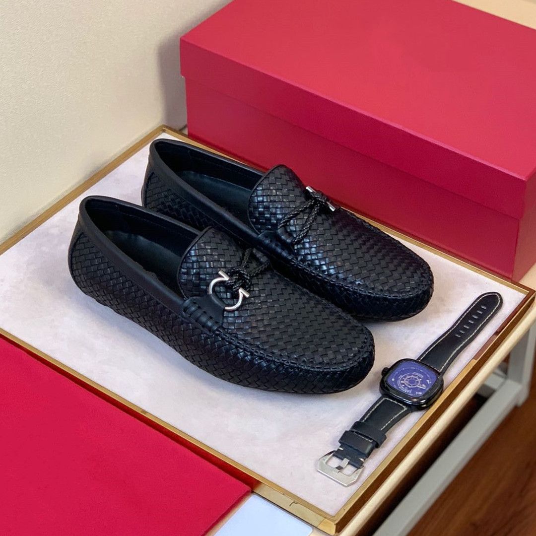 round toe dress shoes