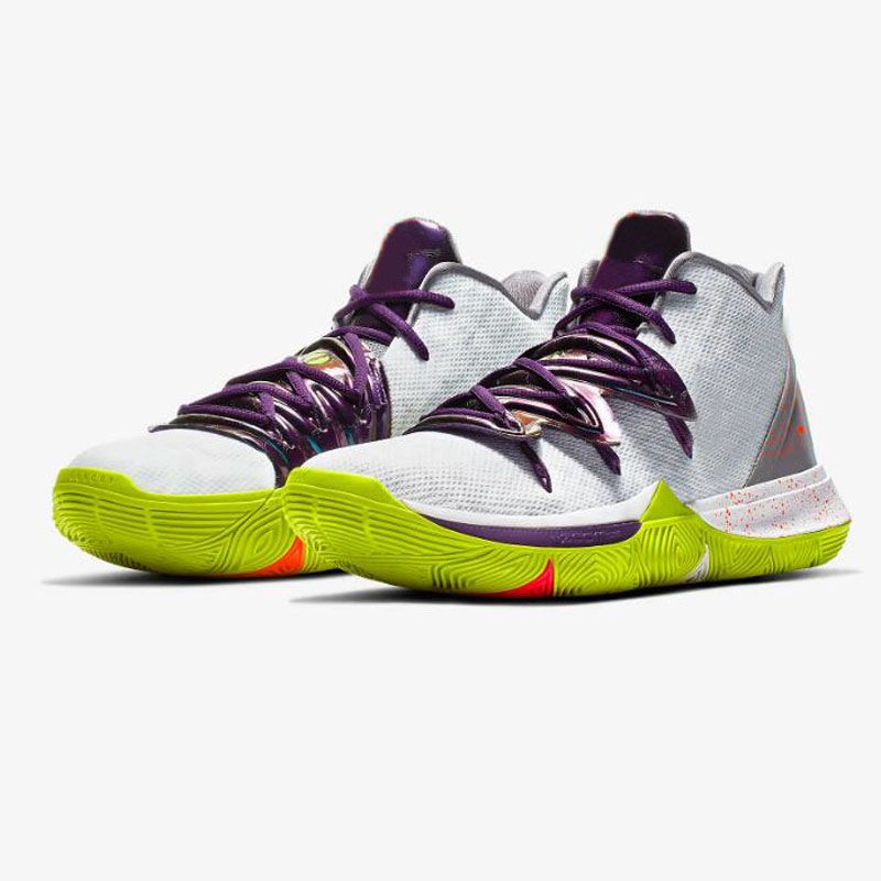 Kyrie 5 officially confirmed that the new color scheme will be released on November 4th! Sneakers