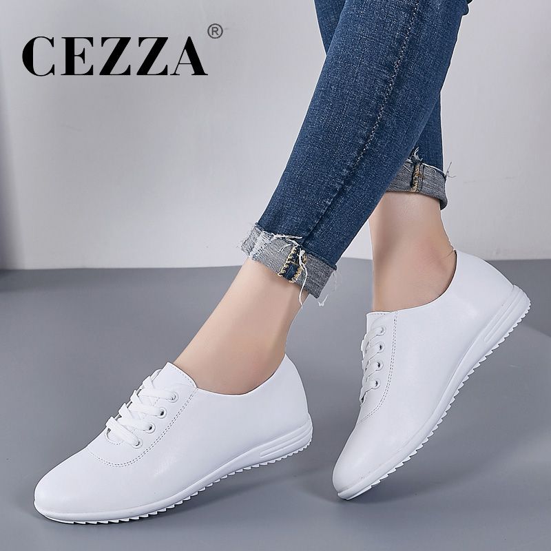white casual sneakers womens