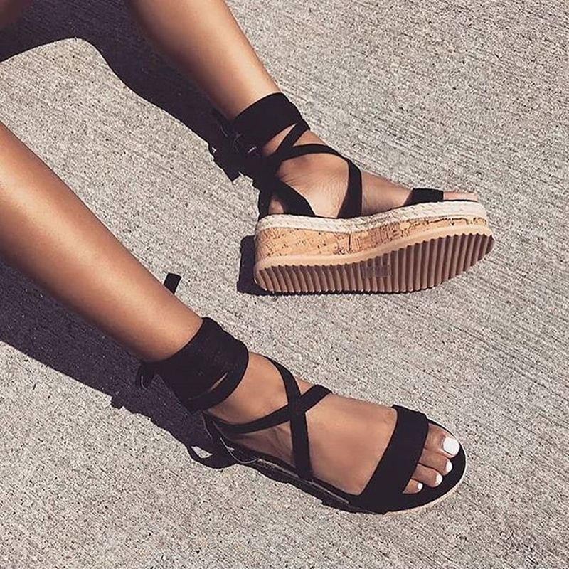 sandale a talon lacet montant