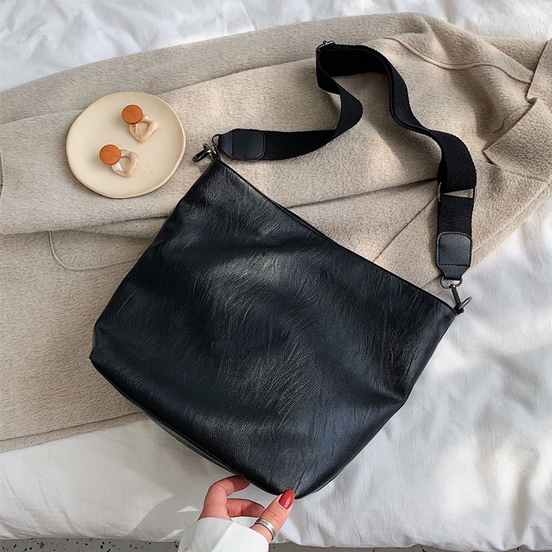 women's leather totes sale