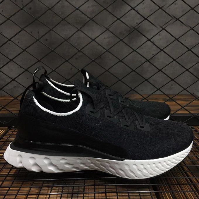 nike infinity run triple black