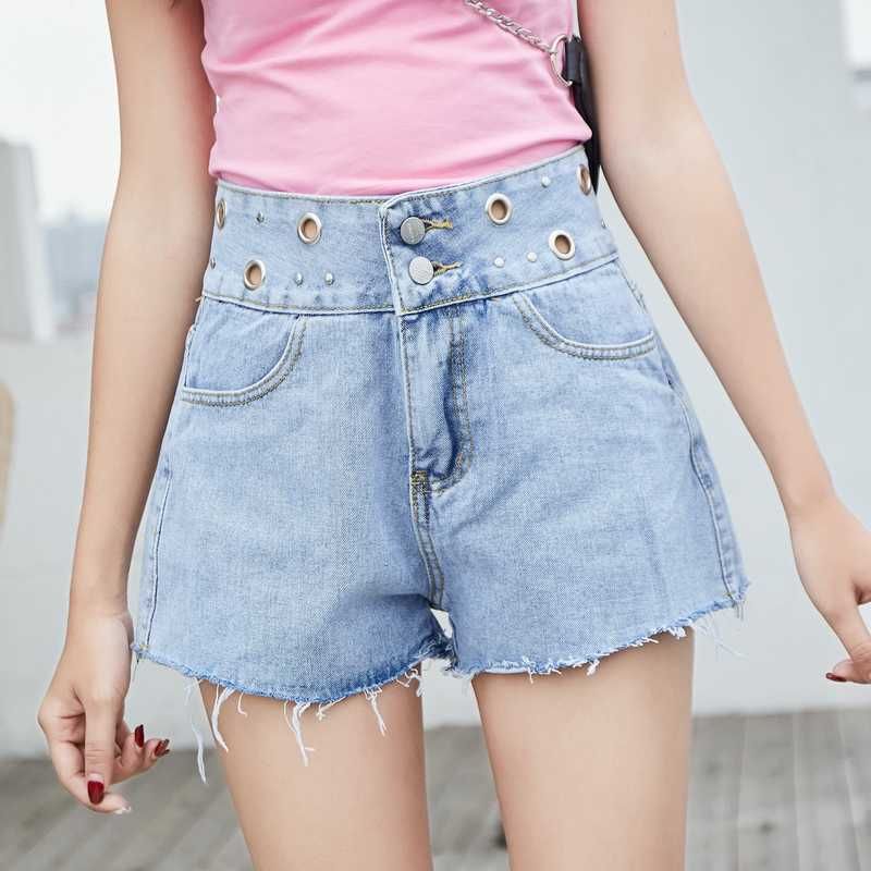 boyfriend shorts baggy