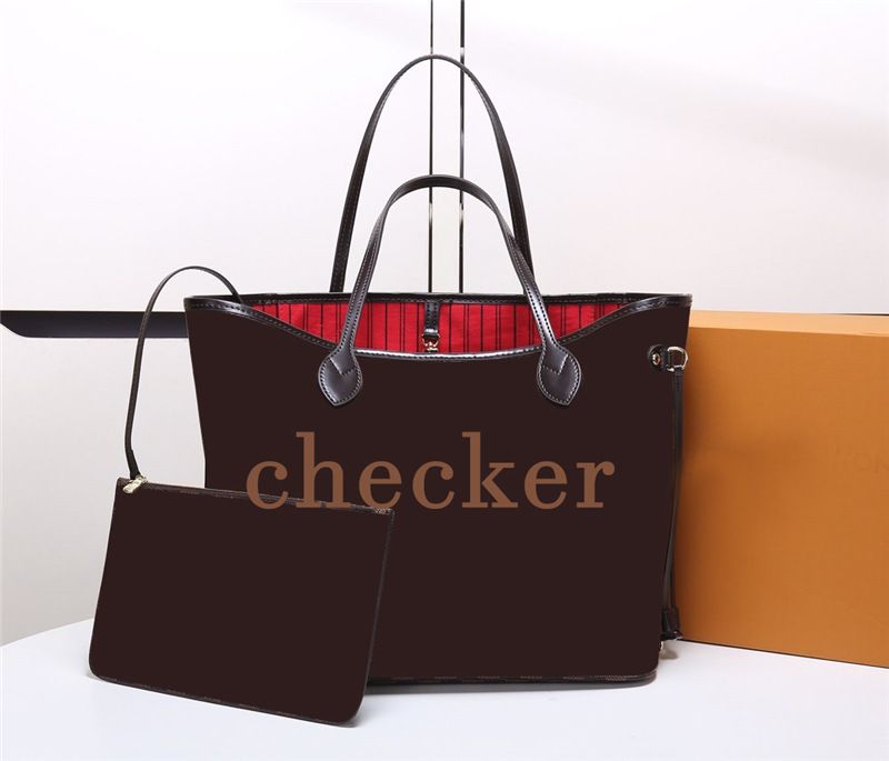 Checkers mit Red Liner