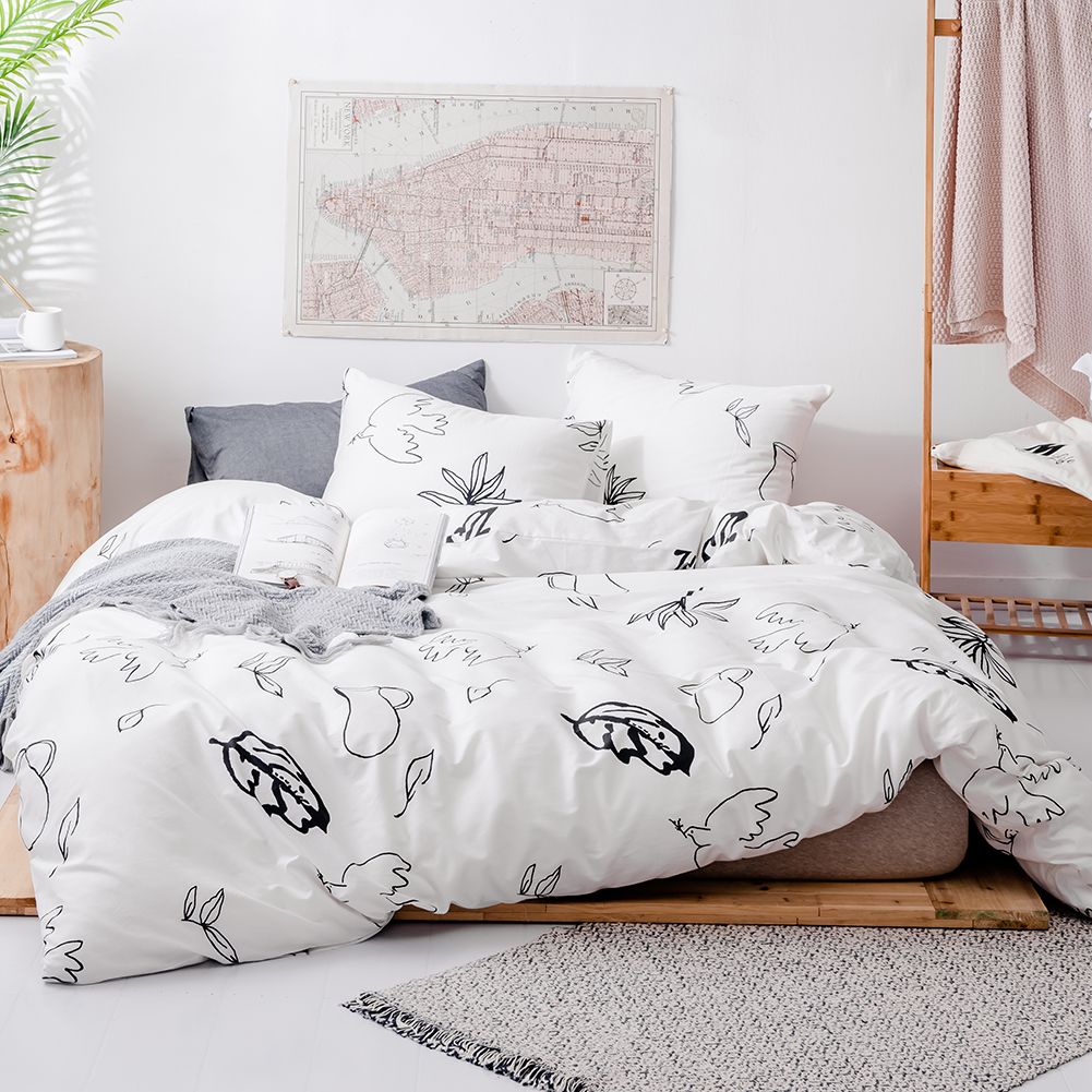 2021 Lucky White Printed Bed Cover Set King Size Duvet Cover Sets Black Pattern Children Bedding Set Cotton Textile Three Piece Bedding Sheet From Luckyjj 46 23 Dhgate Com