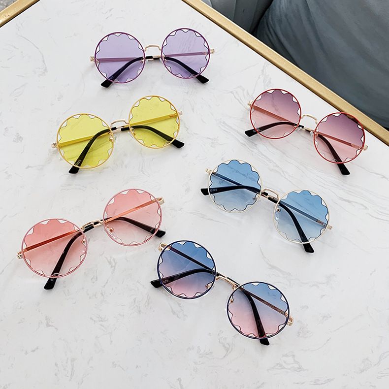 Kids Classic fashion Style color Lens Sunglasses Summer 