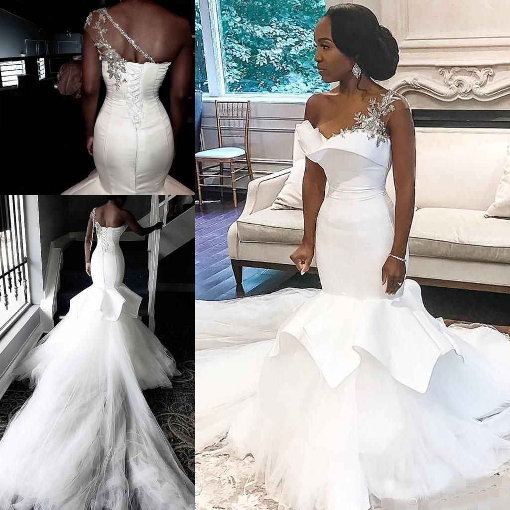 sweetheart neckline trumpet wedding dress