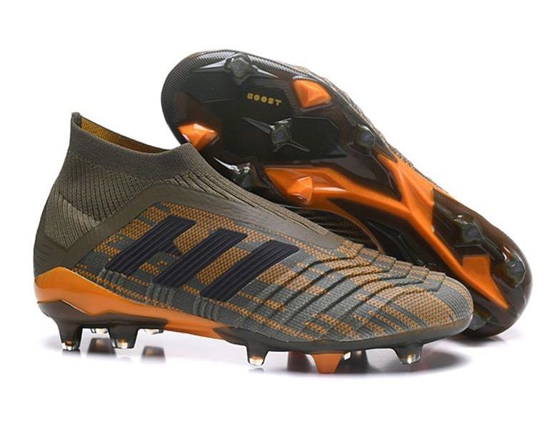 youth football shoes