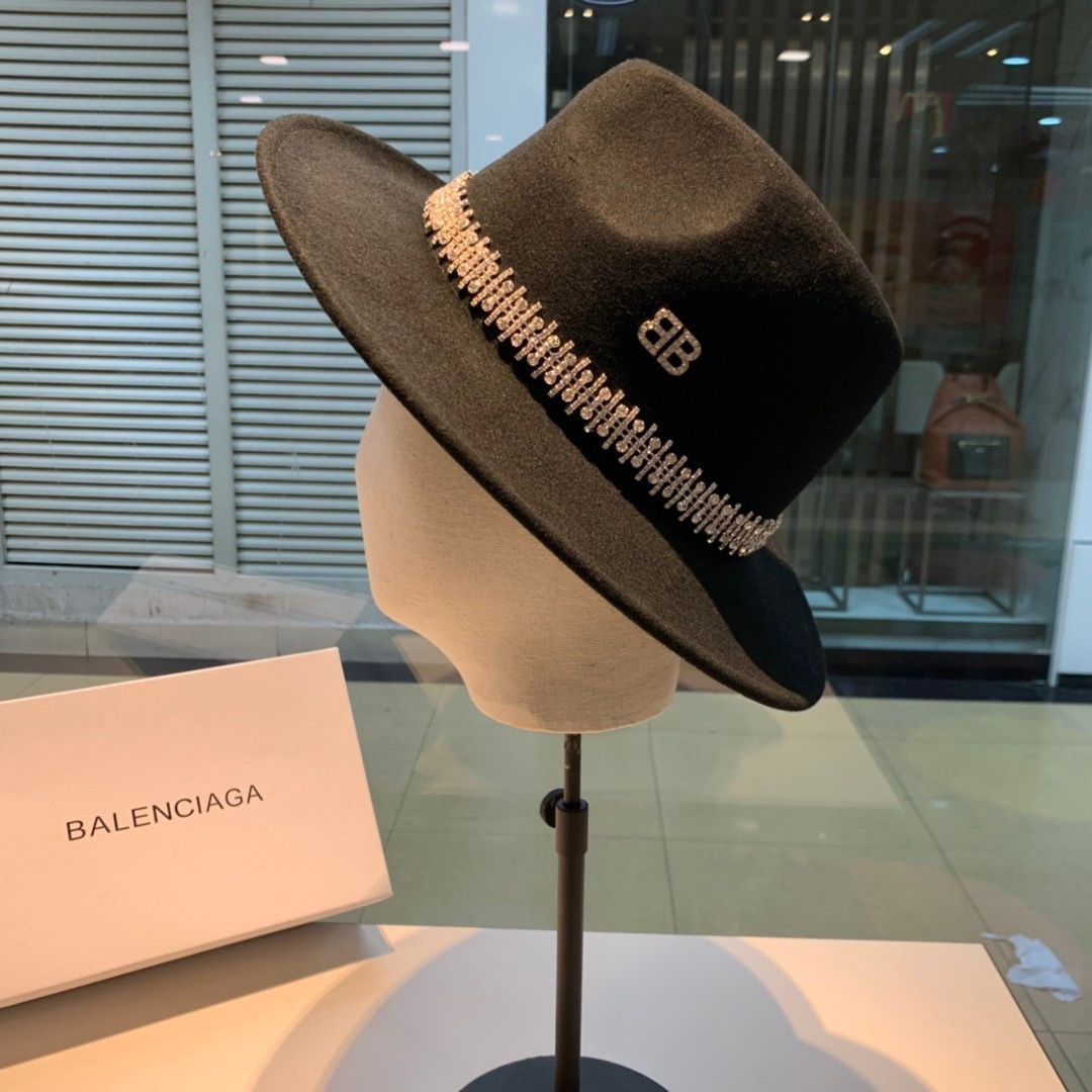 who sells top hats