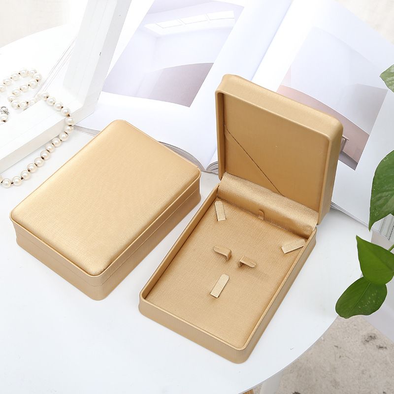 Caja de joyería de cuero PU de 3 colores para el collar de aretes de