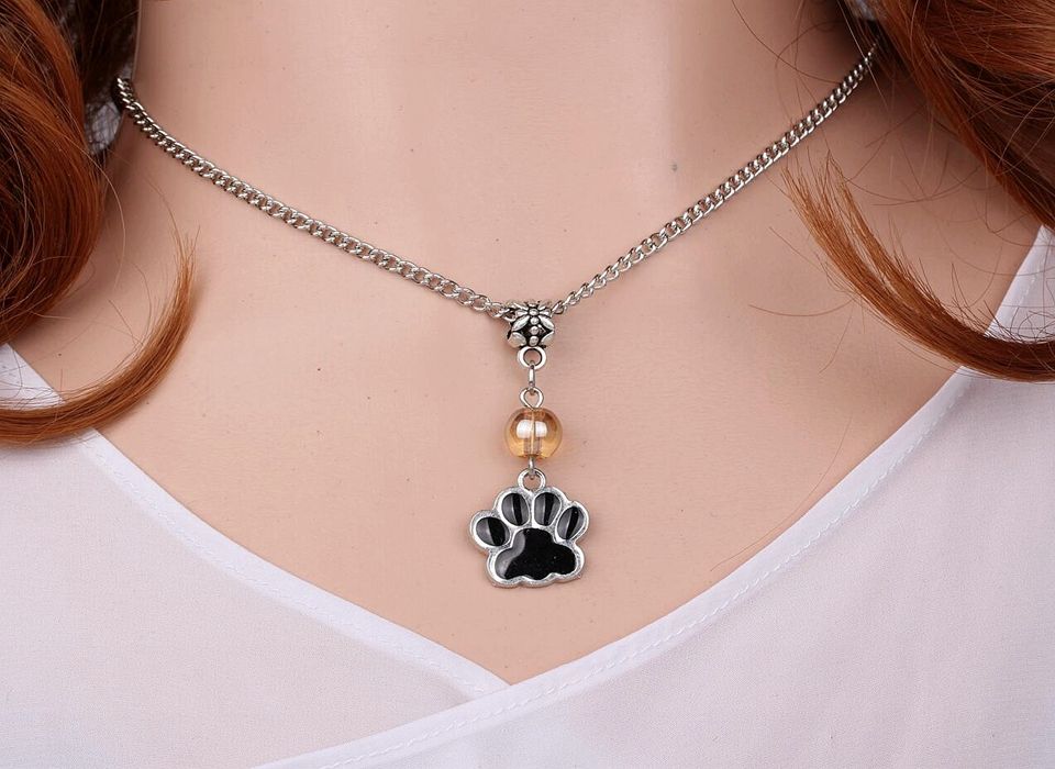 paw print choker