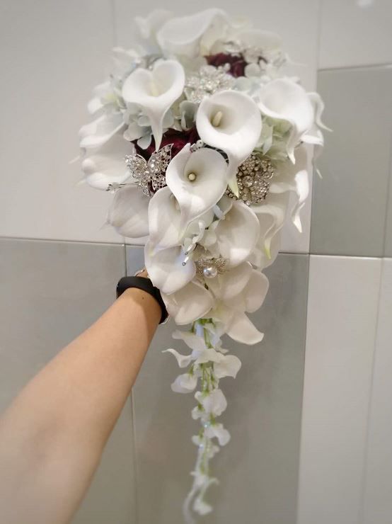 2019 High End Custom Wedding Bouquet White Calla Lily Blue Wine