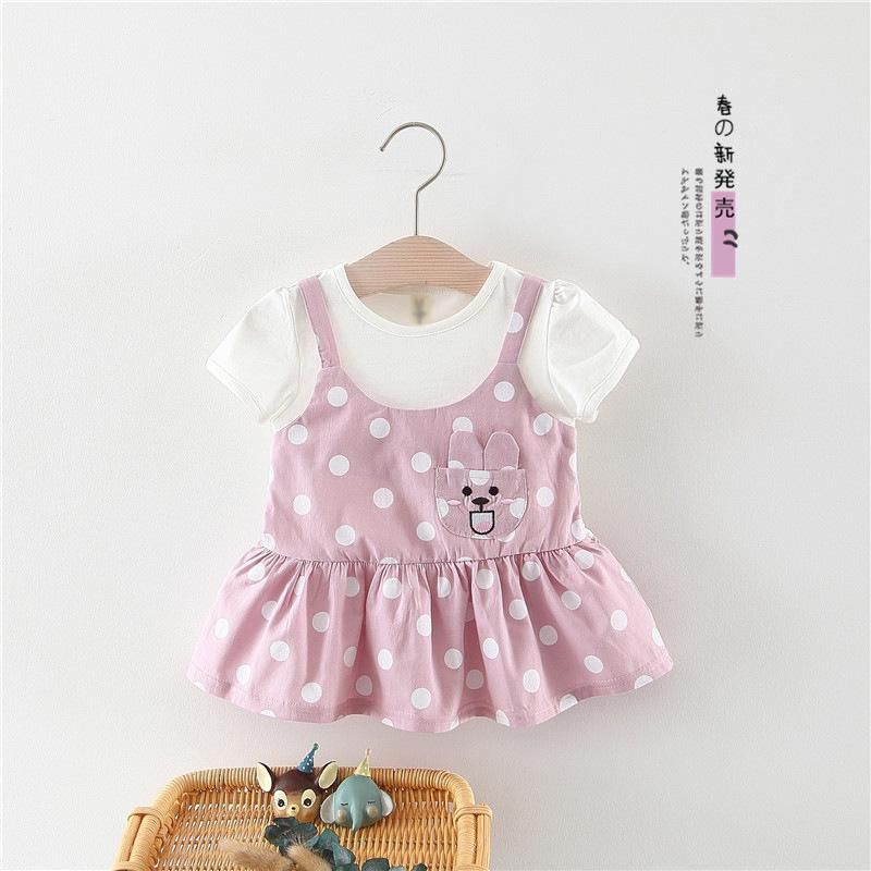 dress newborn in summer