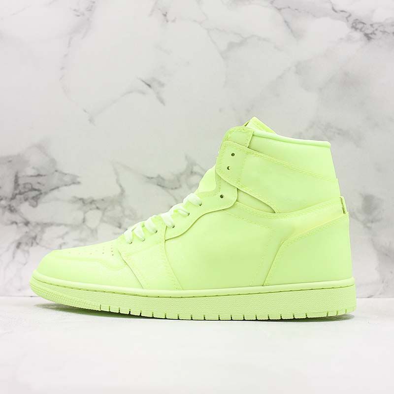 tenis verde fluorescente