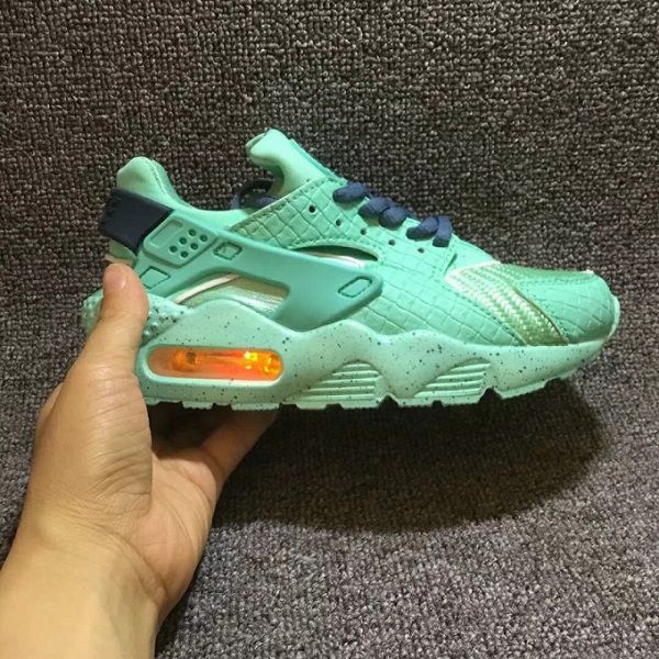 nike huarache bunt