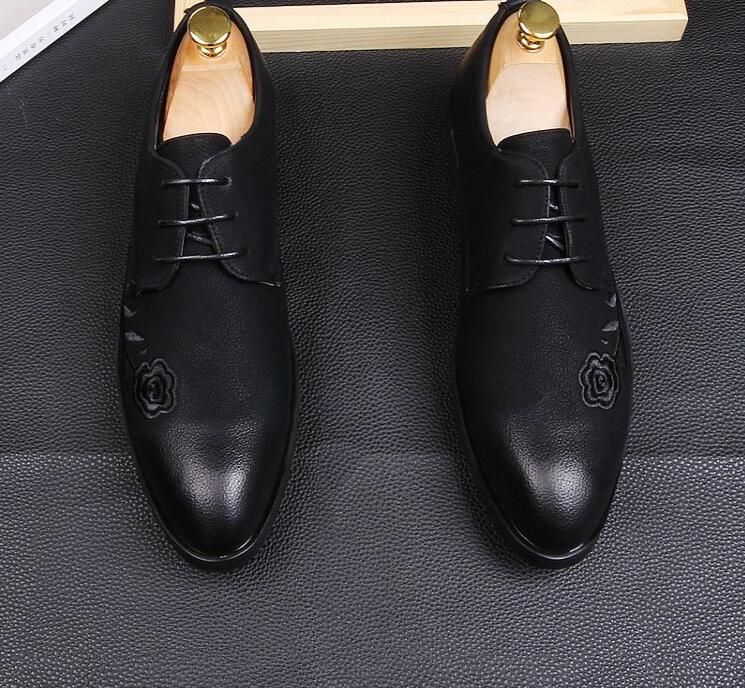 Compre O Melhor E O Mais Recente Gênero 2020 Homens Moda Bordados Para  Engraxar Os Sapatos Salto Baixo Sapatos De Festa De Casamento Vestido  Sapatos Caracterizado Preto Dos Homens Do Noivo Sapatos