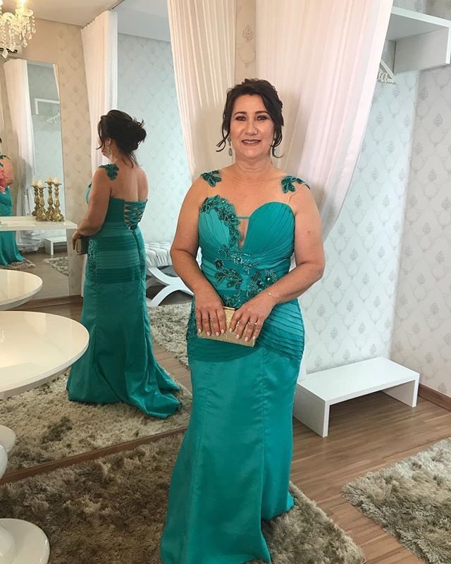 vestido mae da noiva verde esmeralda