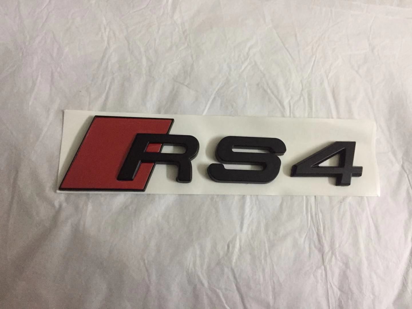 RS4 الأسود