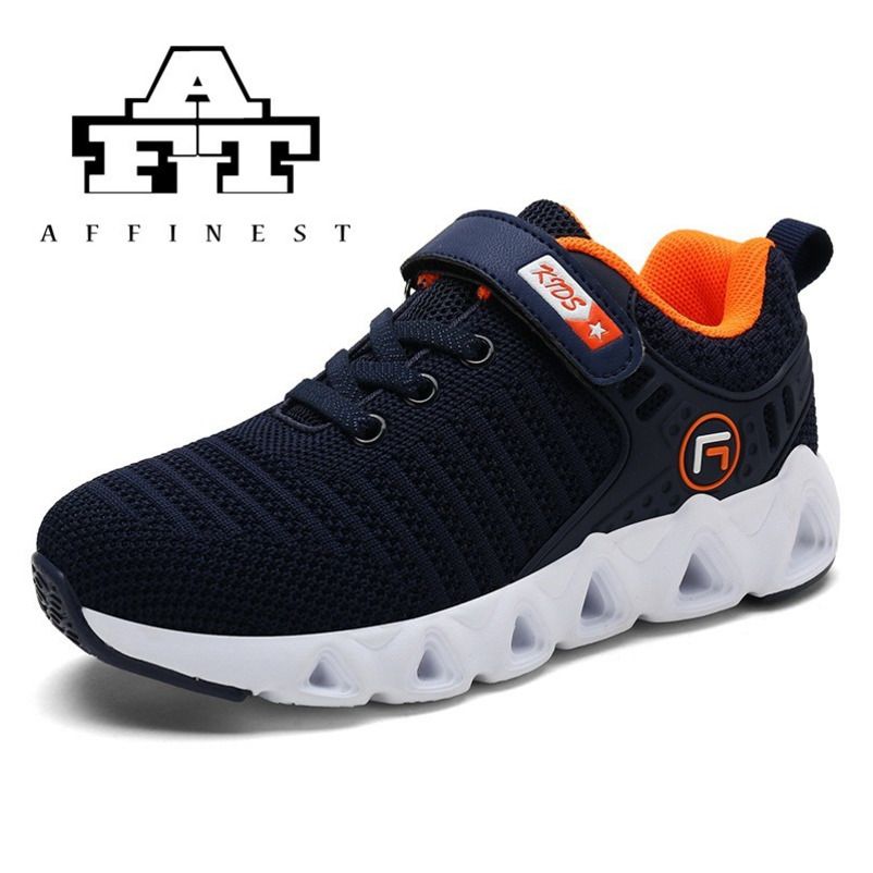 sports shoes student discount