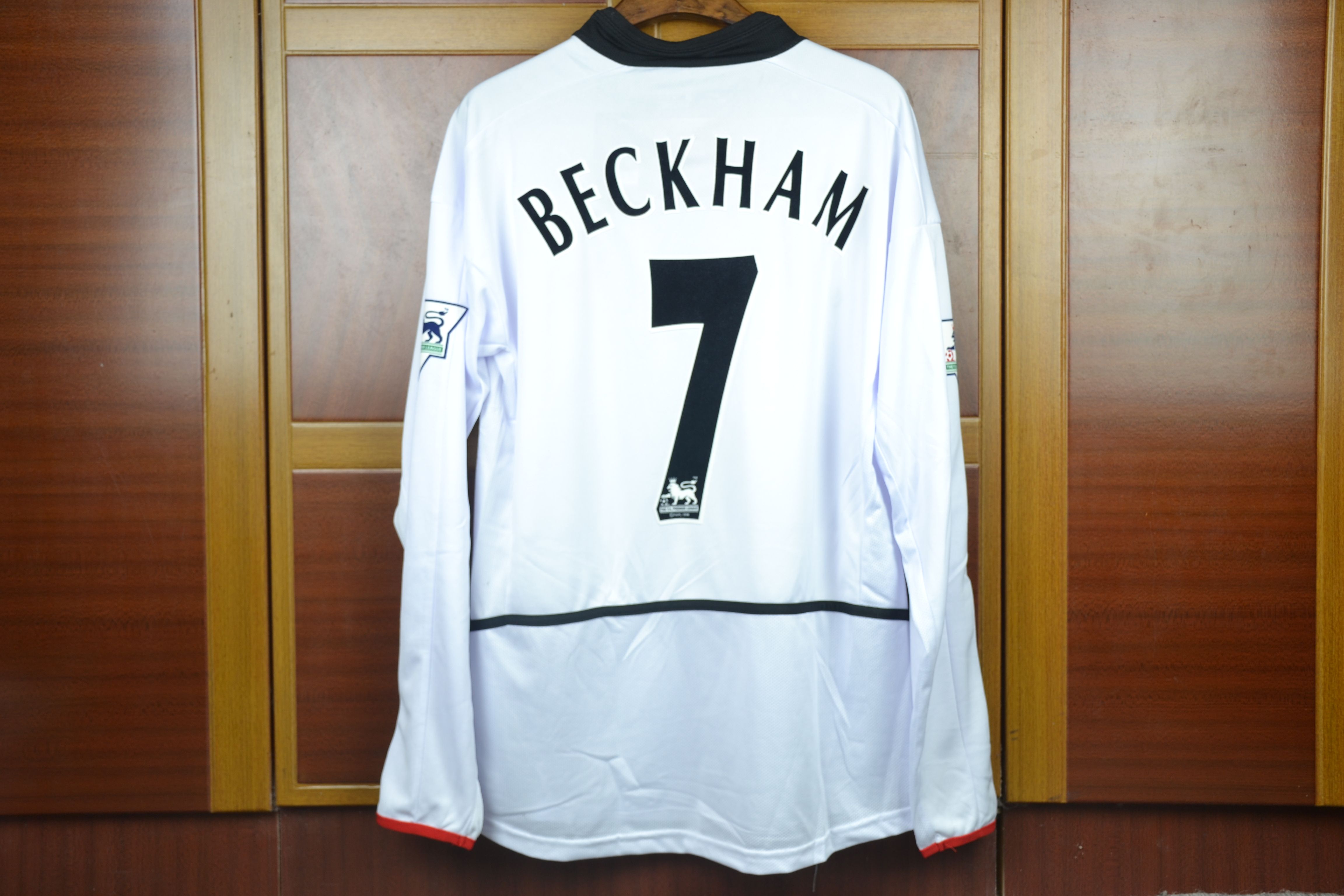 man utd retro away shirt