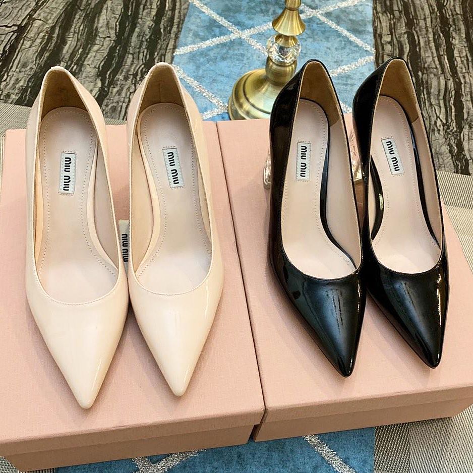 Acquista 2019 Estate Nuovo Design Di Alta Qualità Scarpe Da Sposa Sposa Sandali Delle Signore Di Modo Scarpe Sexy Vestito Scarpe A Punta Tacco Alto In Pelle Flash A 206,69 € Dal