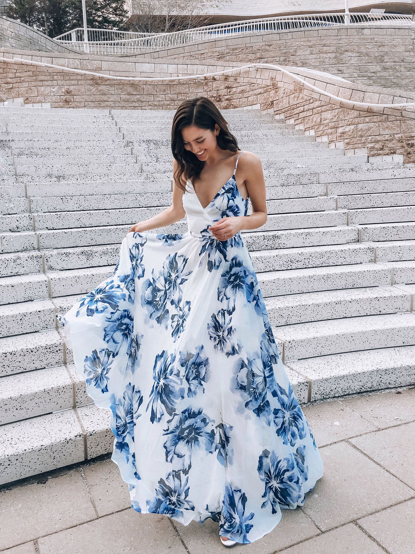 Compra Vestidos De Fiesta Baratos Con Estampado De Flores Azules Cuello En  V Spaghetti Beach Vestido De Fiesta Corte En V Sin Espalda Una Línea  Incluso Vestido 2575 Barato | Entrega Rápida