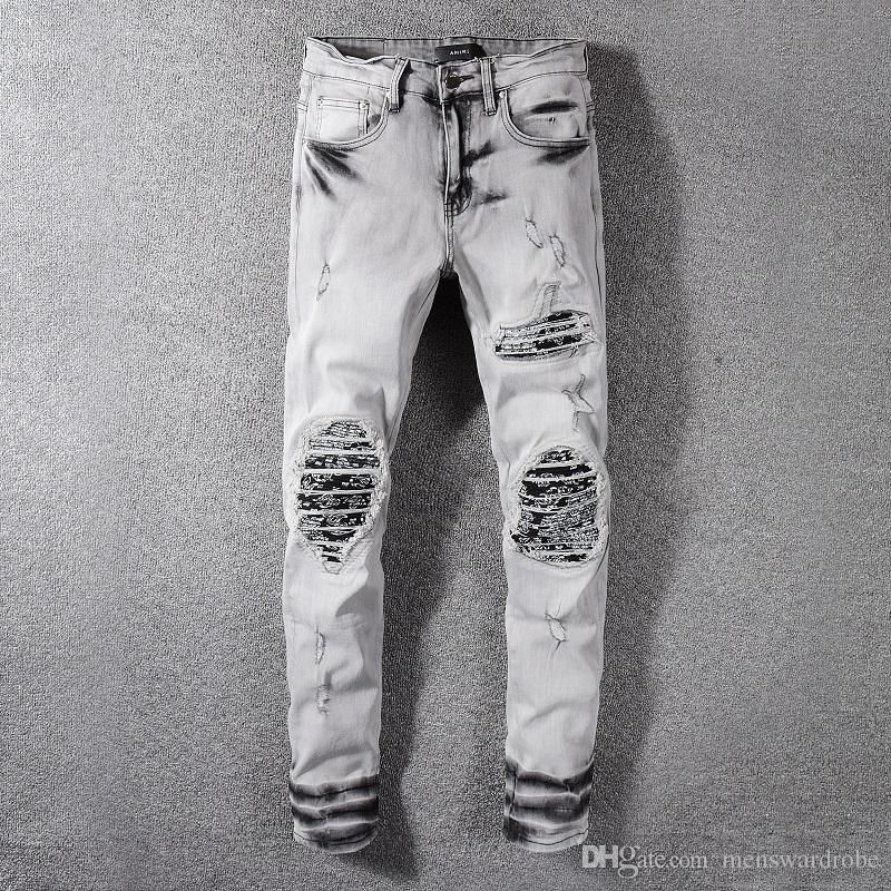 AMIRI Jeans Mens Designer De Calça Jeans De Marca De Rua De Alta Marca  Jeans Cinza Pés Calças Calças De Qualidade Superior Buraco Remendo Calças  Jeans Homens Calça Casual De $303,68 | DHgate