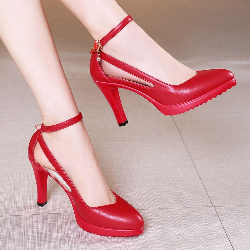 Acquistare Taglia 32 43 2018 Autunno Donna Tacchi Alti Scarpe Moda Tacchi  Sottili Décolleté A Punta In Cristallo Bianco Nero Rosso Scarpe Da Sposa  Donna Economico | Consegna Veloce E Qualità | It.Dhgate