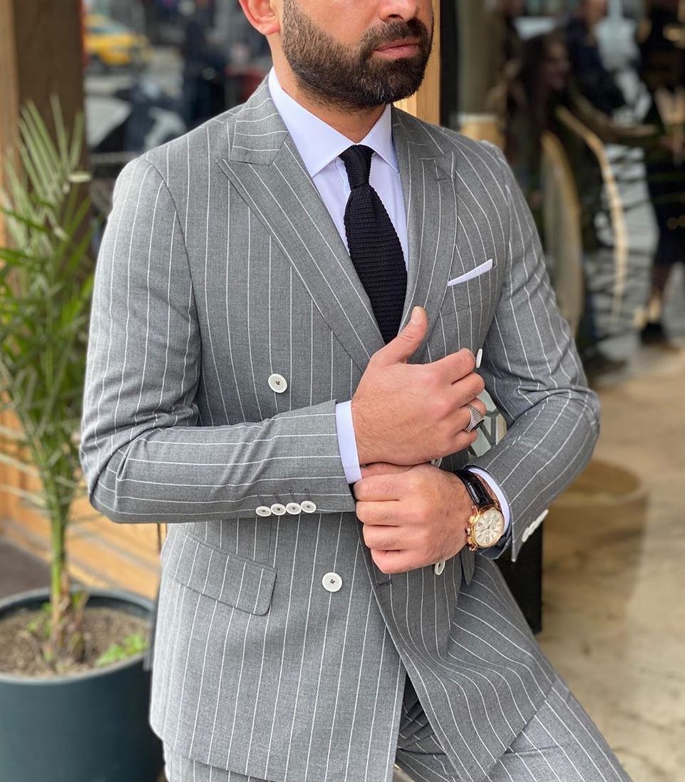 Acquistare Silver Grey Gessato Abiti Da Uomo Visiera Risvolto Doppio Petto  Formale Vestito Di Affari Luomo Giacca Sportiva Del Rivestimento Degli  Uomini Degli Smoking Abiti Sposo Sposa Economico | Consegna Veloce E