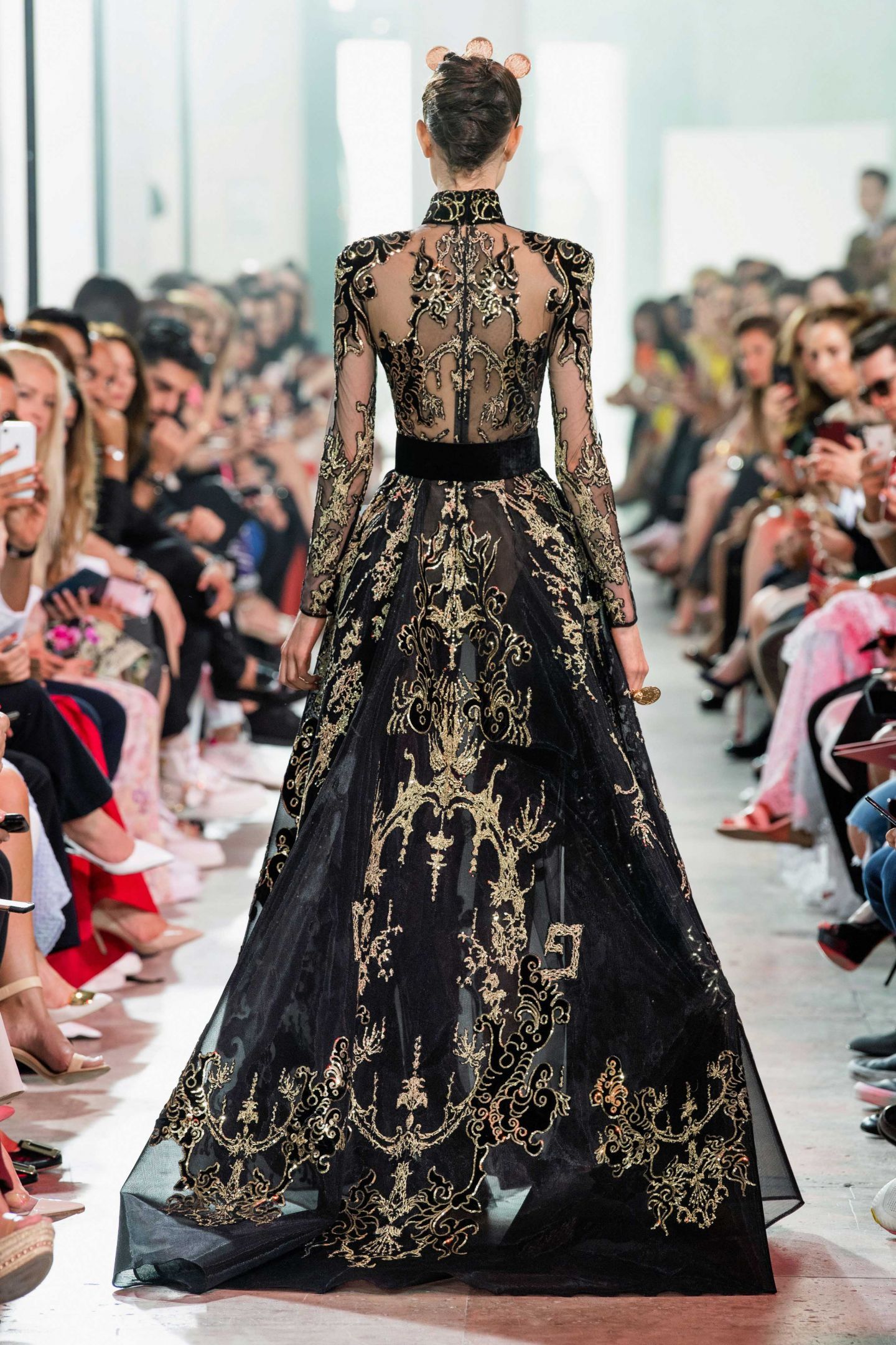 2020 Elie Saab Vestidos noche con elementos de China Cuello alto Una de manga