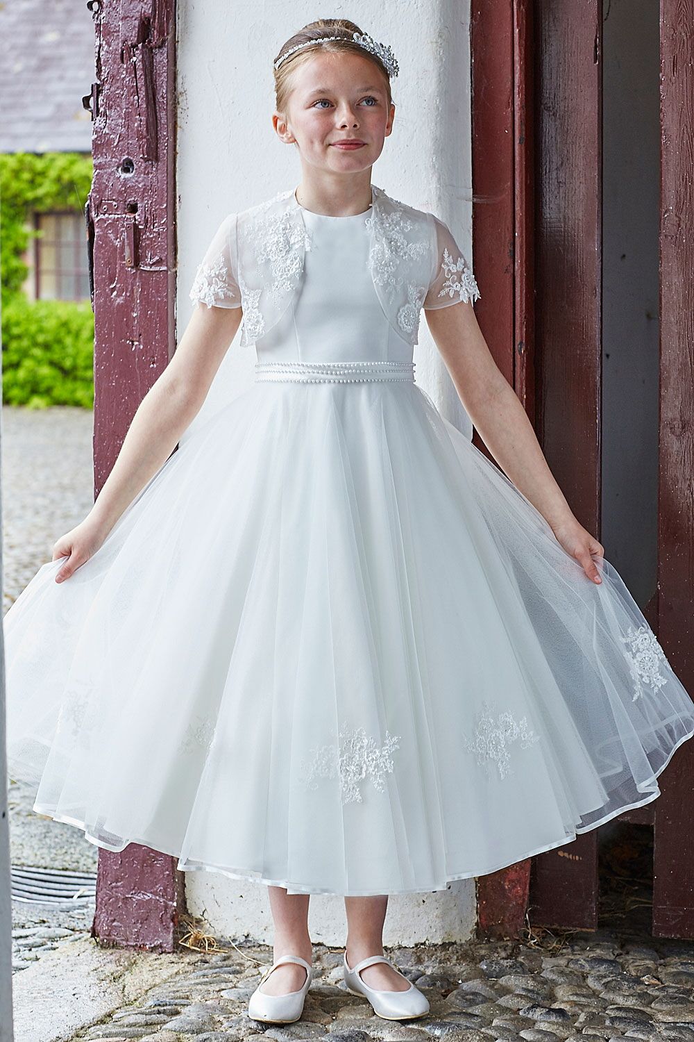 Acquistare 2019 Nuove Ragazze Di Arrivo Bianco Sacra Comunione Abiti Con  Bolero Organza Del Gioiello Del Collo Di Applique In Rilievo Del Tè  Lunghezza Abiti Da Santa Comunione Economico | Consegna Veloce