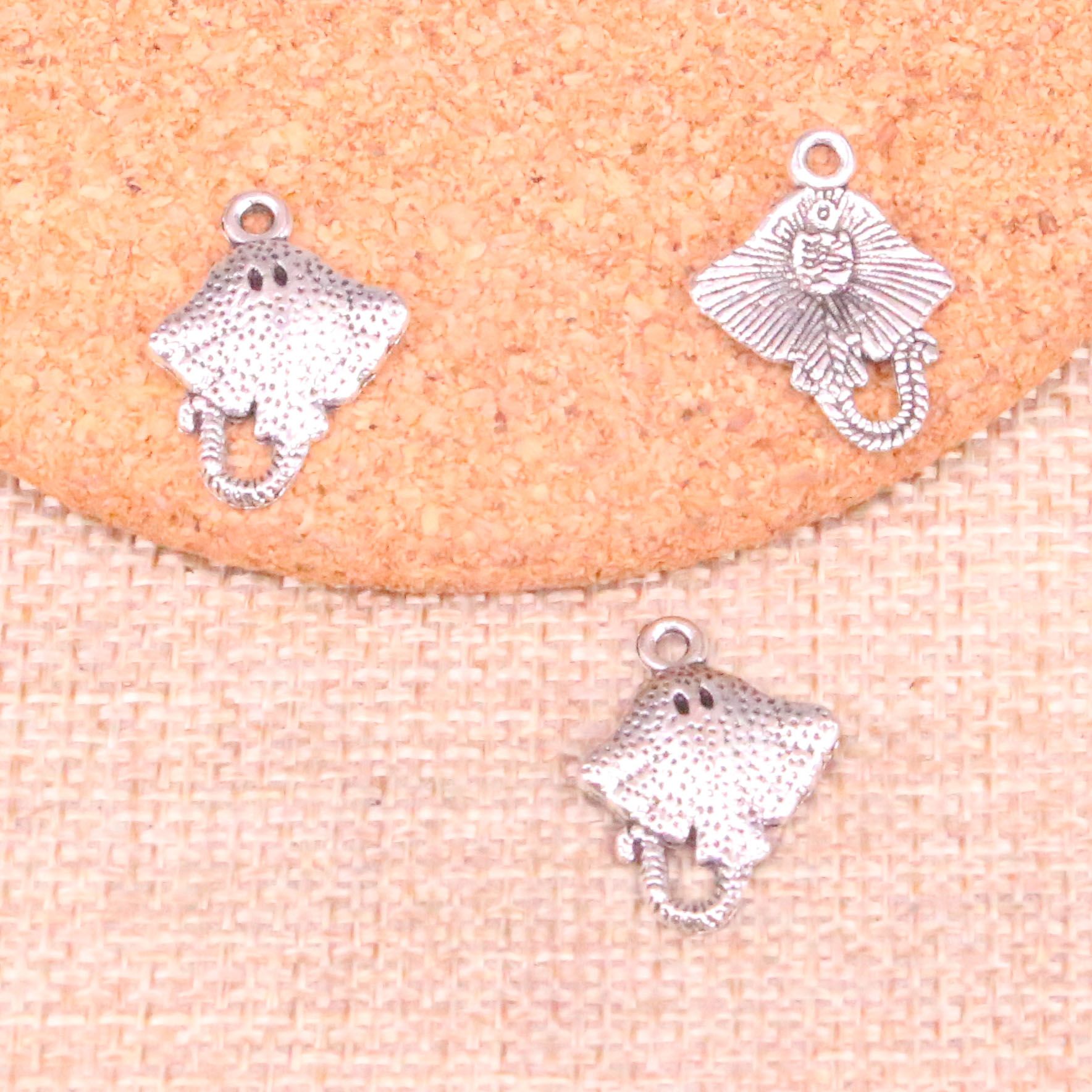 Wholesale cat animals antique silver charms pendants jewelry DIY finding 37*13mm