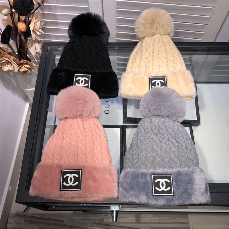 ladies fur bobble hat