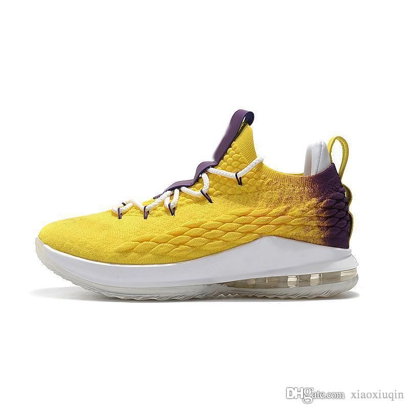 tenis de basquete amarelo