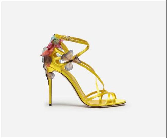 scarpe gialle
