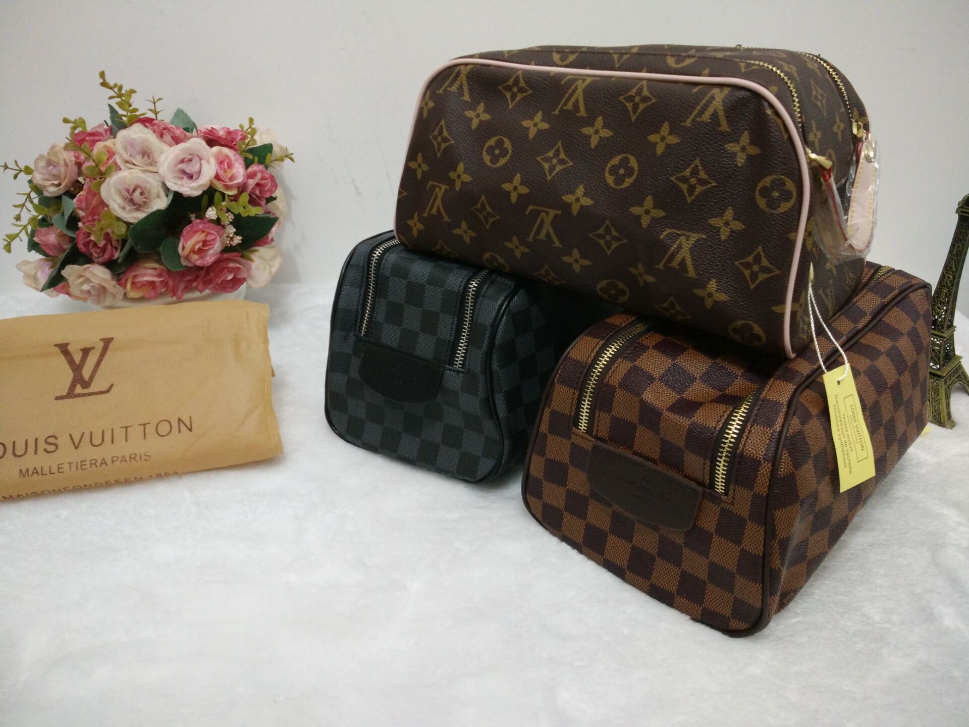 Louis Vuit&Zwj; Ton Double Zipper Makeup Bag Michael 8 Kor Cosmetic Bag L V  Gg Evening Package Clutch Handbag Wash Bag From Changtong2020, $19.28