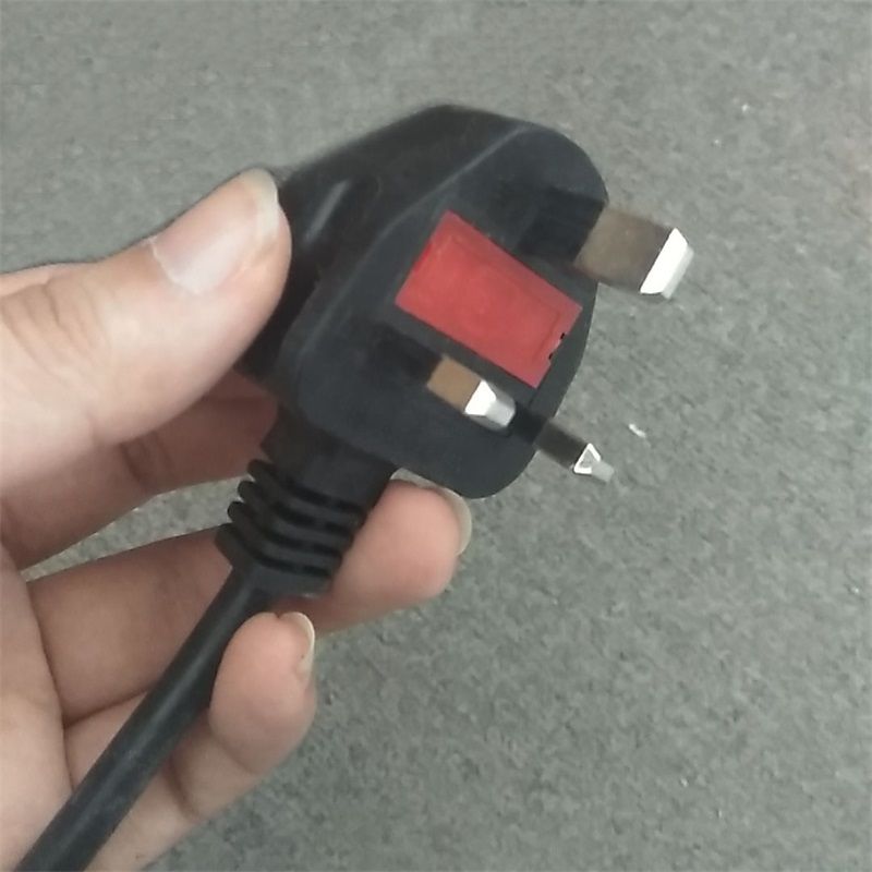 Plug 220V nel Regno Unito