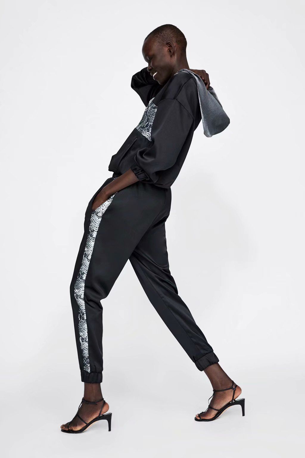 Acquistare Tuta Da Donna In Pelle Di Serpente Autunno Inverno Felpe Con  Cappuccio Striscia Laterale Nera Pantaloni Da Jogging Causali Tute Eleganti  Da Donna Chandal Mujer Da Donna Economico | Consegna Veloce