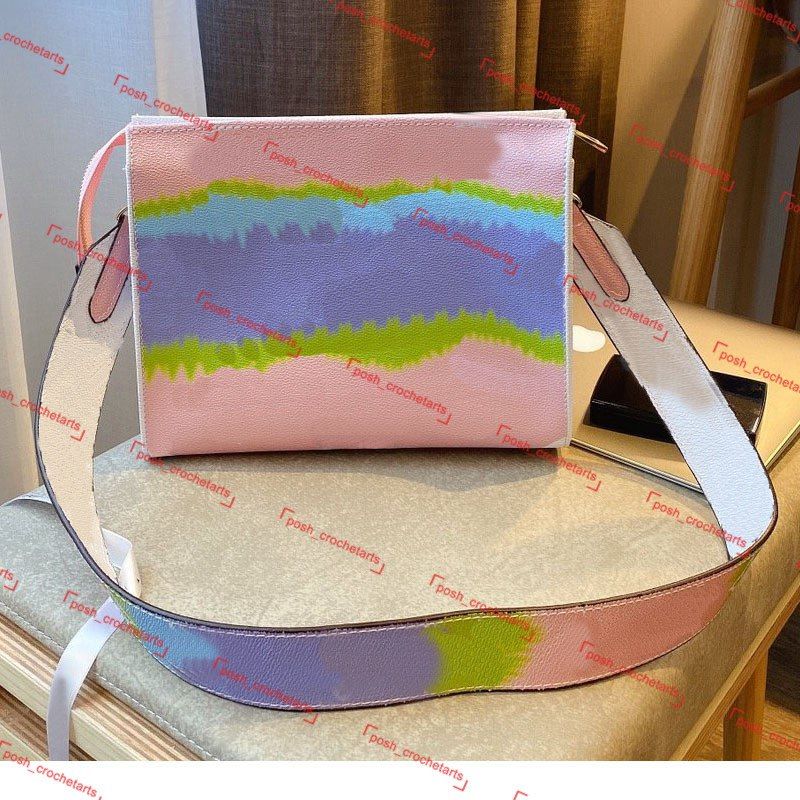 stylish toiletry bolsa