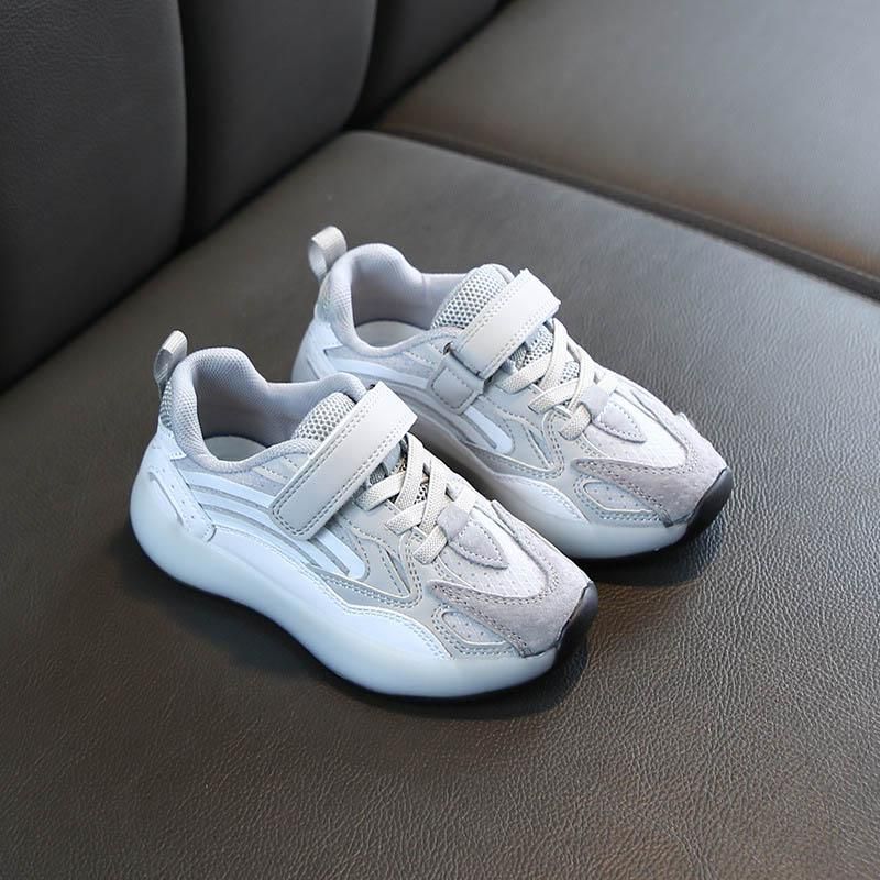 kids running trainers