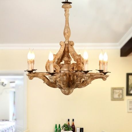 Offene Kuche Mit Weissen Einbaumobeln Gemustertem Teppich Stilvollem Kronleuchter Und Terrasseneintrag Lizenzfreie Fotos Bilder Und Stock Fotografie Image 65139732