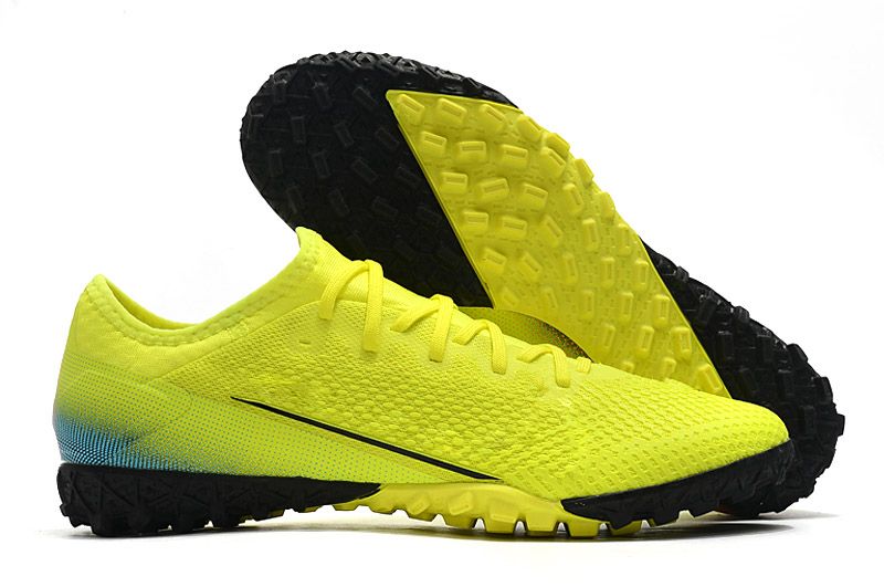 scarpe da calcio con 13 tacchetti