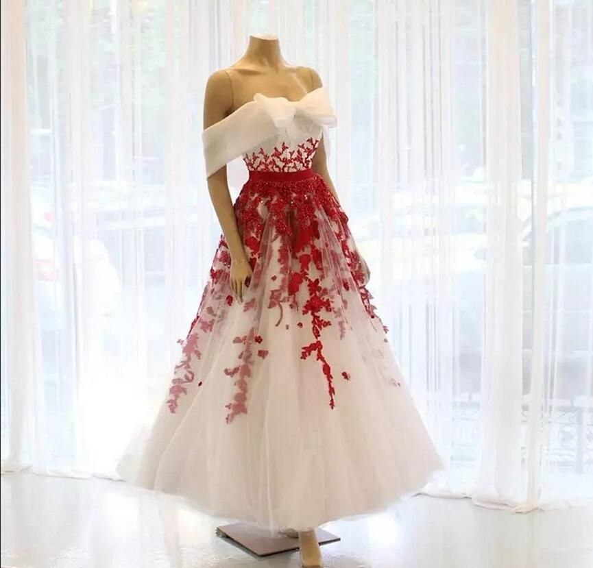 vestido de noiva com vermelho