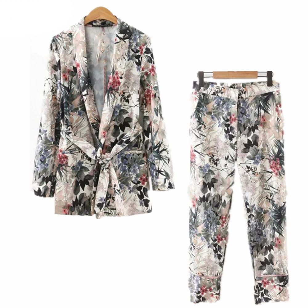 Mango tiene el kimono con pantalones a juego más bonito de la temporada y  con tanto estilo que puedes llevarlo tanto para estar en casa como para  salir a la calle 