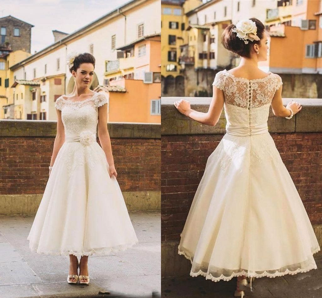 Discount Vintage Ivory Lace Applique Short Sleeves Wedding Dresses