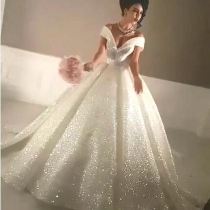 vestidos de noiva colados no corpo