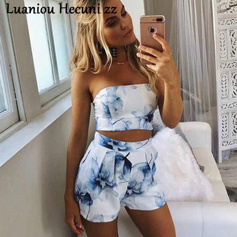white shorts sets