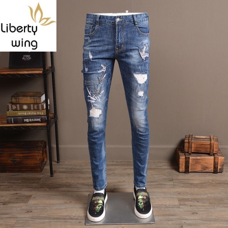 Compra Jeans Masculinos Masculino Moda Marca Hombres Longitud Completa Slim  Fit Lápiz Pantalón Bordado Casual Bordado Clásico Jean Animado Hombre  Barato | Entrega Rápida Y Calidad | Es.Dhgate